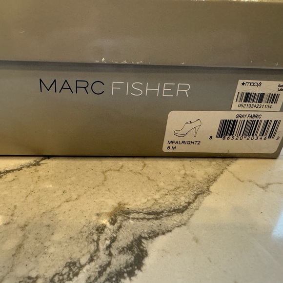 Marc Fisher gray suede platform bootie heels. Size 6. Great condition! - Picture 4 of 5